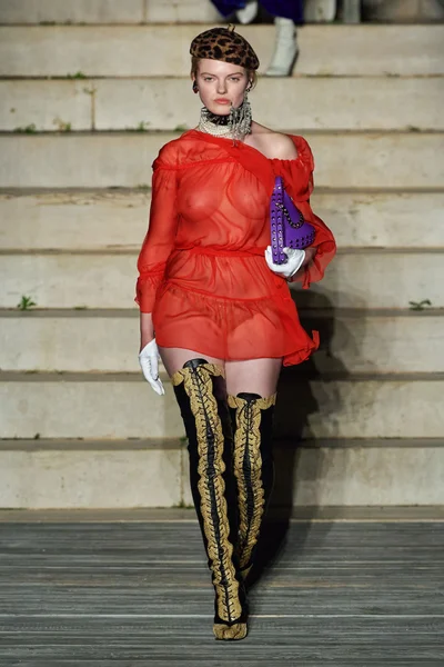 Look 95